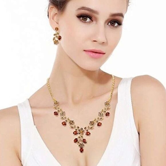 Yellow Gold and Topaz Austrian Crystal Flower Leaf Necklace and Earrings Set - Picture 5 of 6